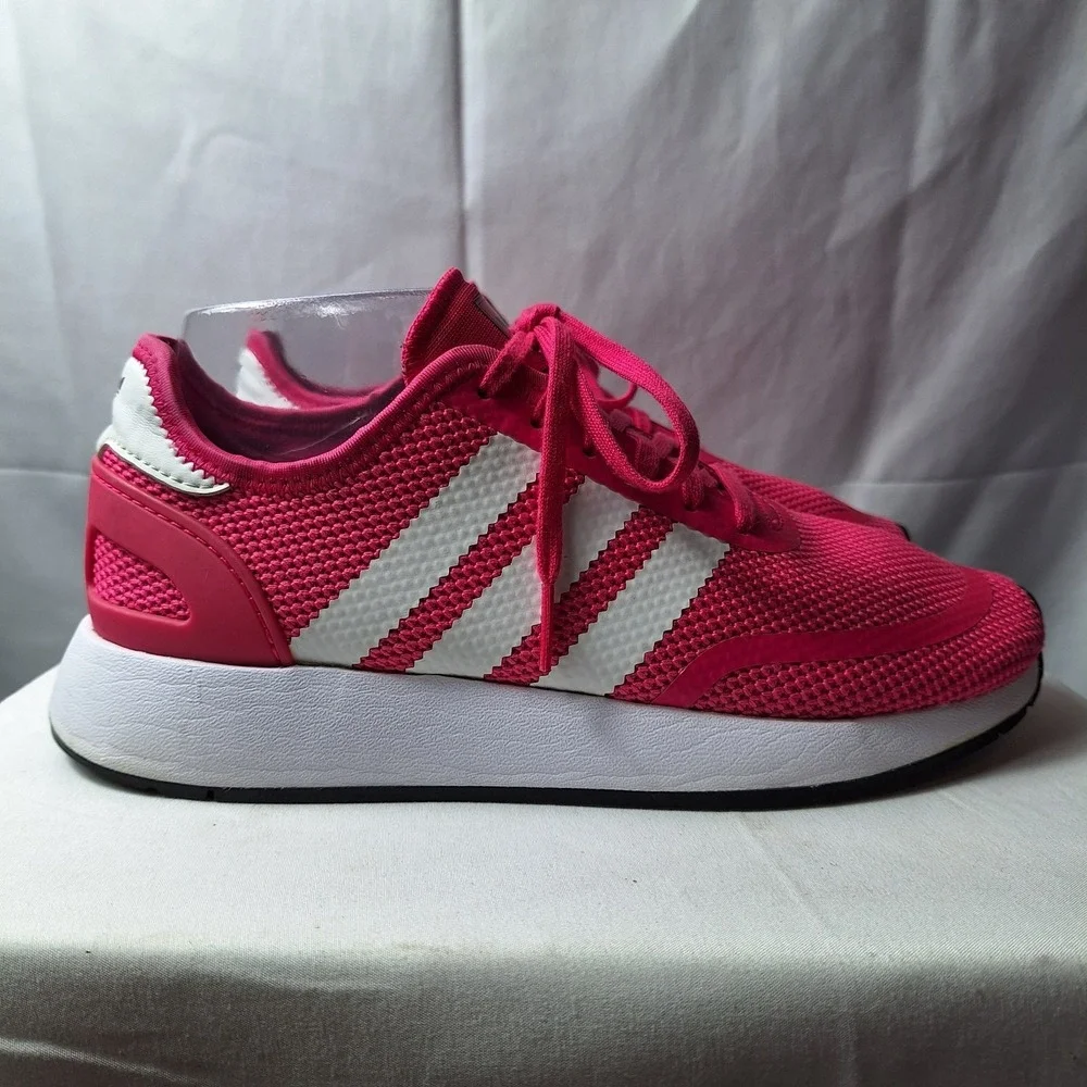 ADIDAS Iniki Runner Sneaker Womens Sz 6.5 Barbie Pink White Signature Stripe GUC